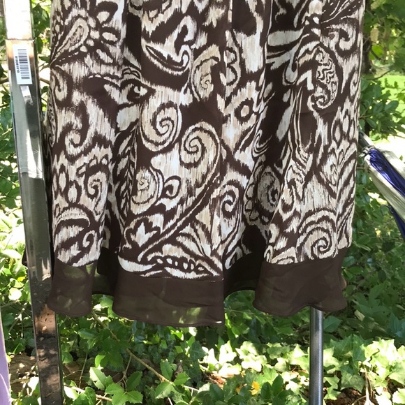 Women’s Brown, White & Tan Paisley Print Elastic Waist Skirt Sheer Solid Hem 20W - Picture 4 of 16